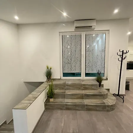 Lange Apartment *