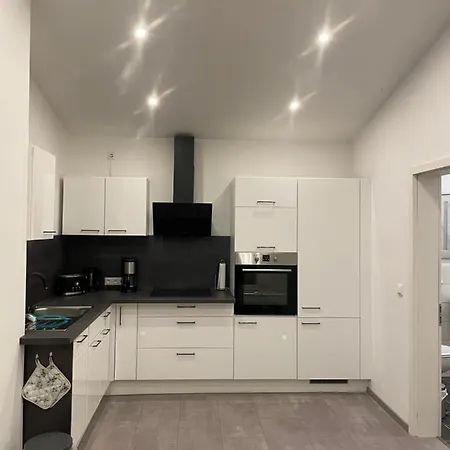 Lange Apartment *